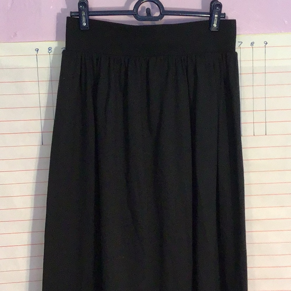 SKYLITE women’s MIDI LENGTH skirt sz Large  black